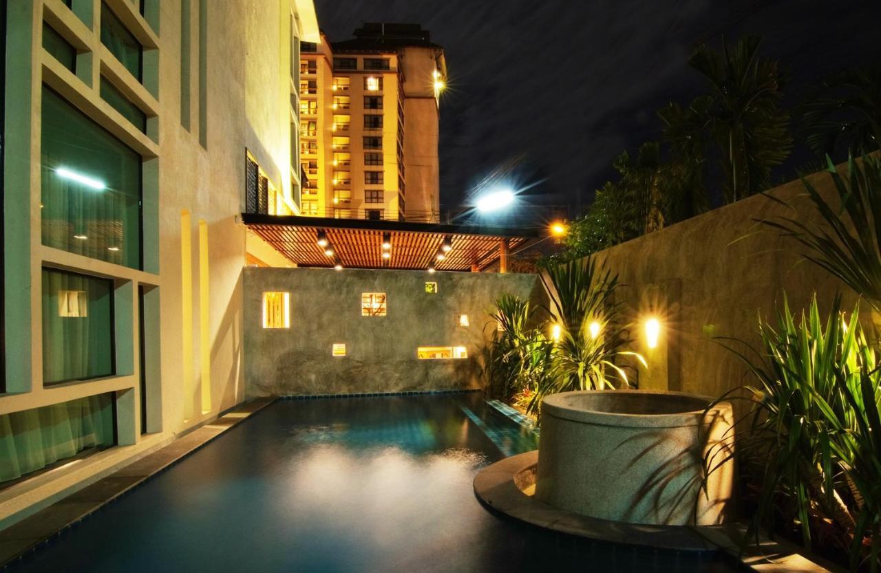 Tapae Gate Villa Чиангмай Экстерьер фото